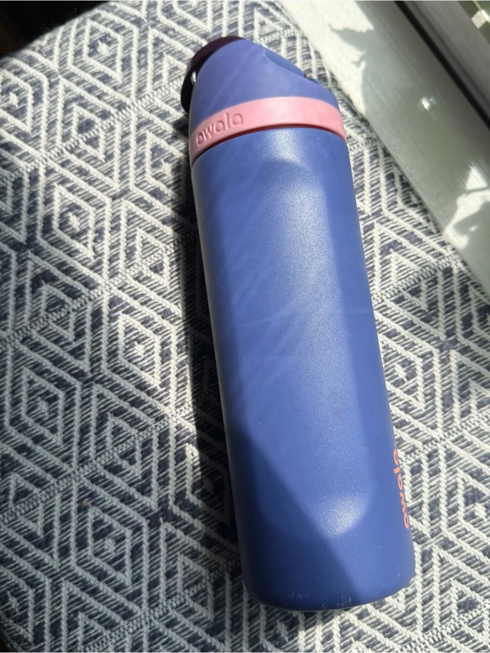 Owala periwinkle Blue Water Bottle with Pink Accent 24oz